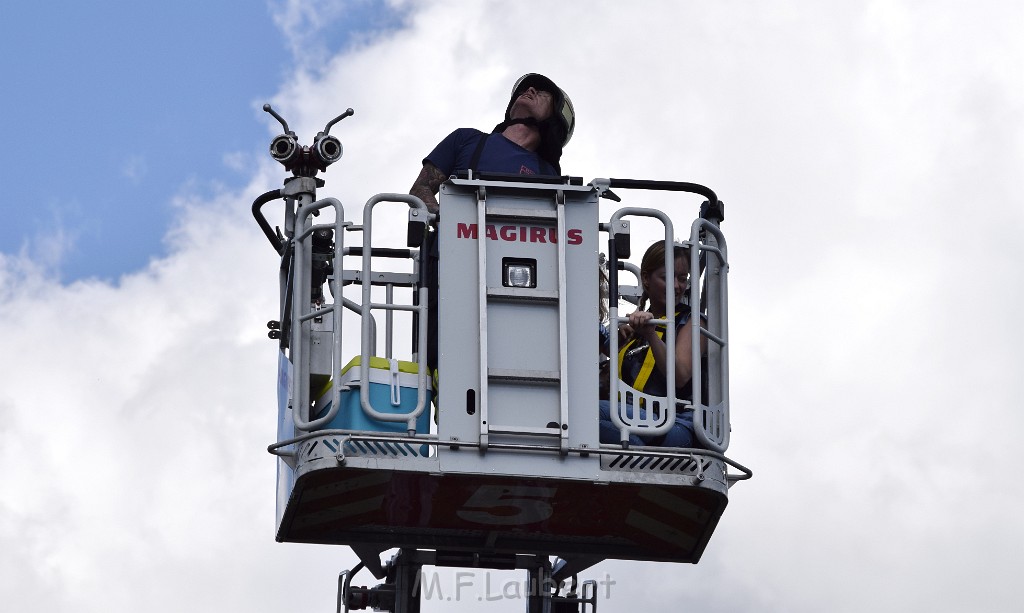 Koelner Seilbahn Gondel blieb haengen Koeln Linksrheinisch P270.JPG - Miklos Laubert